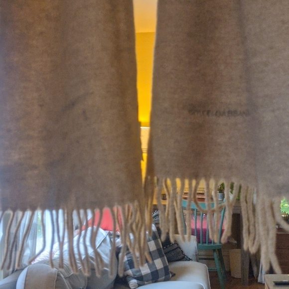 Dolce and Gabbana scarf 70% wool/30% cashmere - Picture 4 of 4